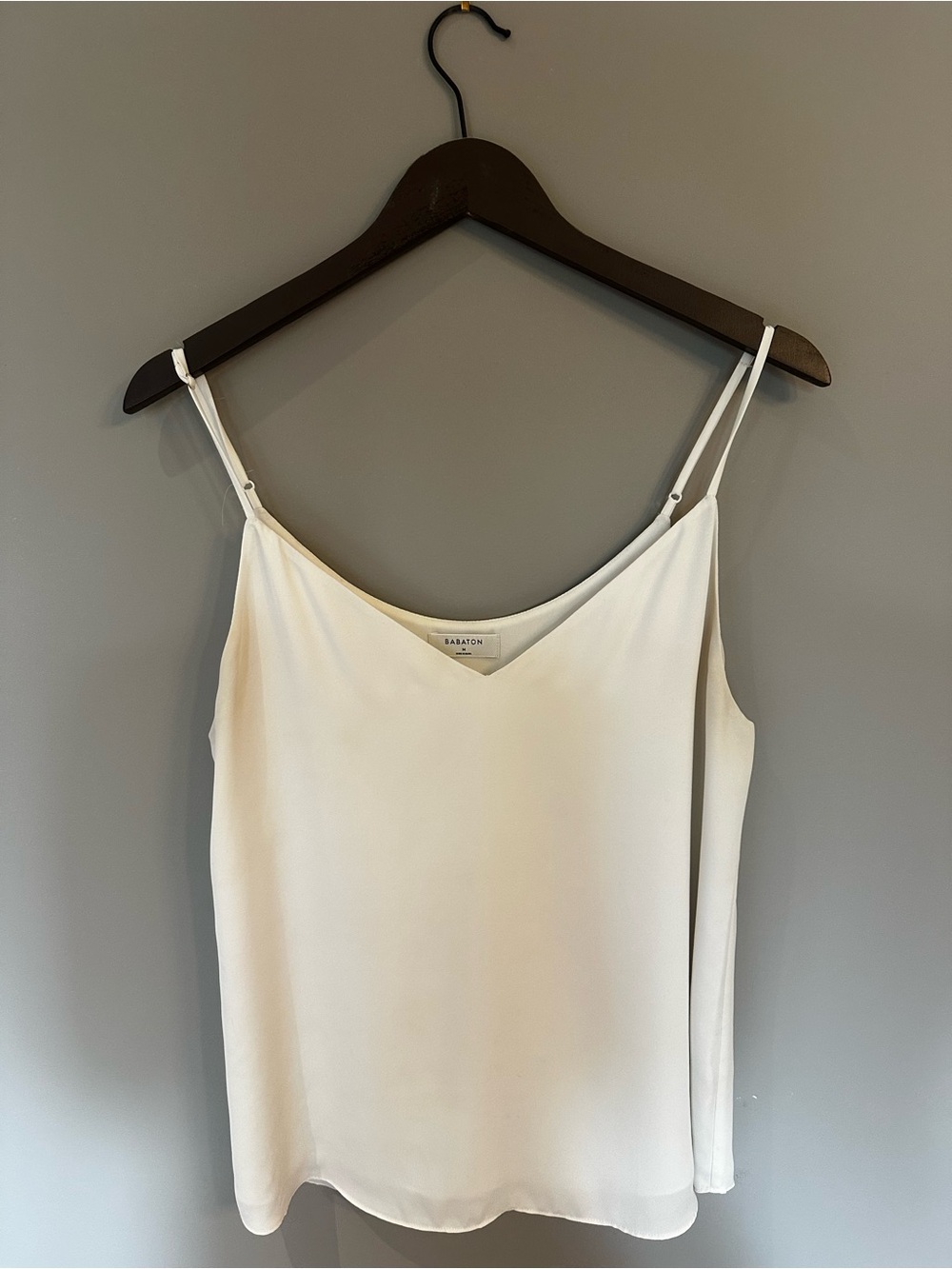 Aritzia Babaton White V-Neck Silk-Like Camisole with Adjustable Straps